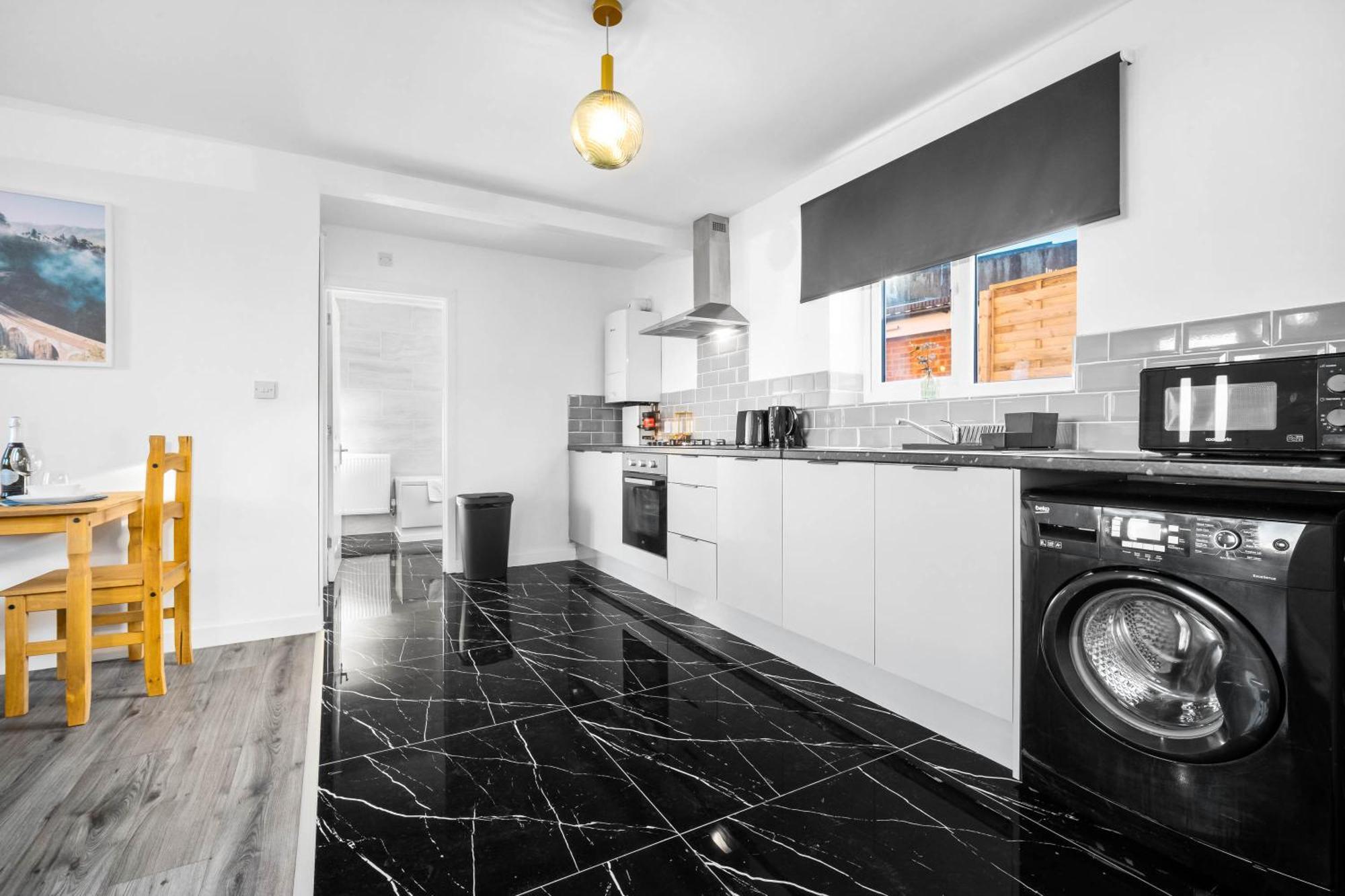 Modern Apartment - Cradley Heath - Top Rated - Netflix - Wifi - 1Mh سميثويك المظهر الخارجي الصورة